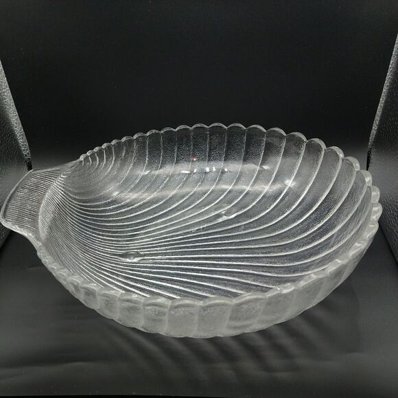 Anchor Hocking Vintage Clam Shell Salad Serving Bowl, Clear Frosted Glass - Picture 3 of 10